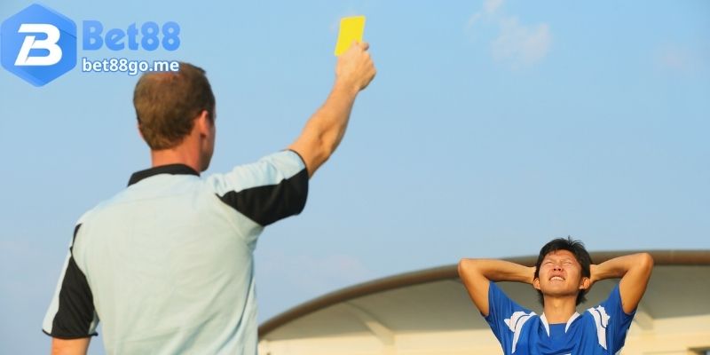 Chiến thuật chơi kèo thẻ vàng hiệu quả tại Bet88
